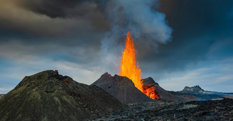 دليل أيسلندا السياحي: معالم جذب جديدة من البركان الهادر إلى منتجع سكاي لاغون
