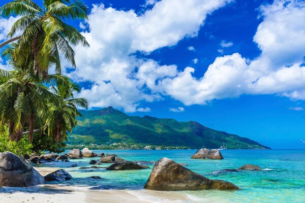 Emirates adds fifth weekly flight between Madagascar and the Seychelles