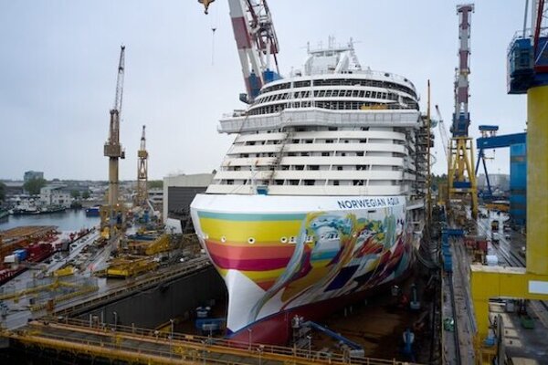 NCL marks ‘milestone’ with Norwegian Aqua shipyard float-out