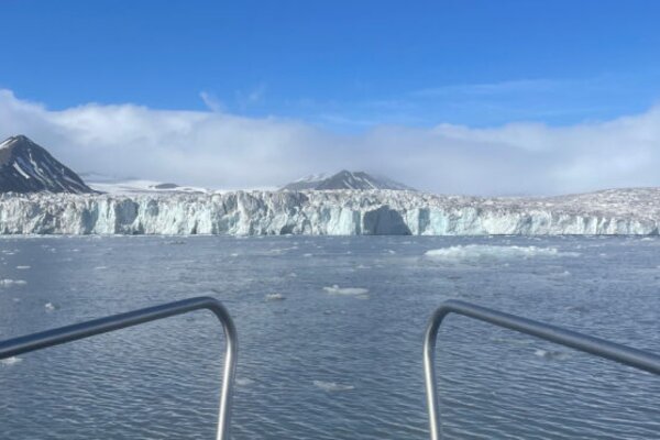 Hurtigruten retrieves 4,500 bottles of wine from the Arctic