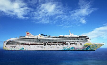 Resorts World Cruises debuts in the Middle East