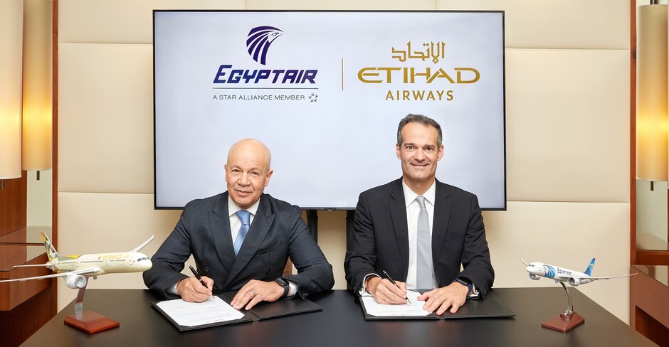 الاتحاد للطيران ومصر للطيران تمددان اتفاقية المشاركة بالرمز والتعاون في مجال المسافر الدائم