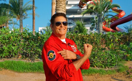 ‘The Hoff’ appointed 'Head Lifeguard' at Atlantis, The Palm's Aquaventure World