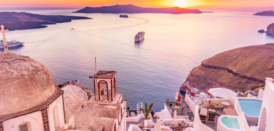 Cap on cruise ship visits proposed to tackle overtourism in Greek islands
