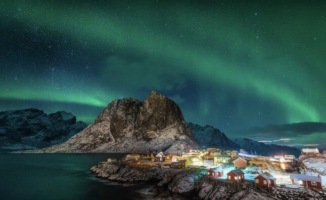 Hurtigruten to continue its 'Northern Lights Promise' to cruisers