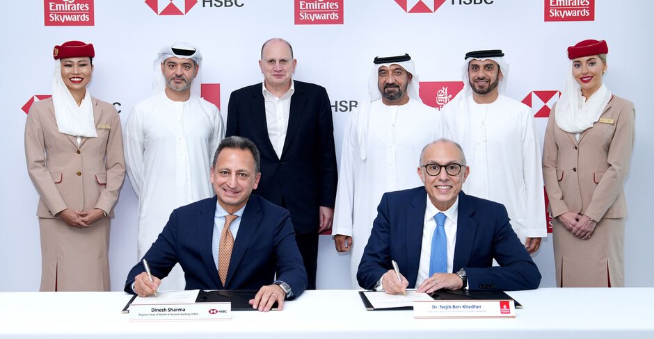 طيران الإمارات تطلق بطاقة ائتمانية مشتركة مع بنك HSBC