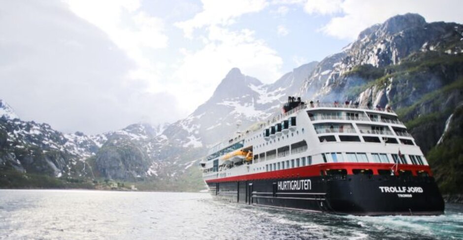 Hurtigruten acquired by consortium as split from HX moves closer