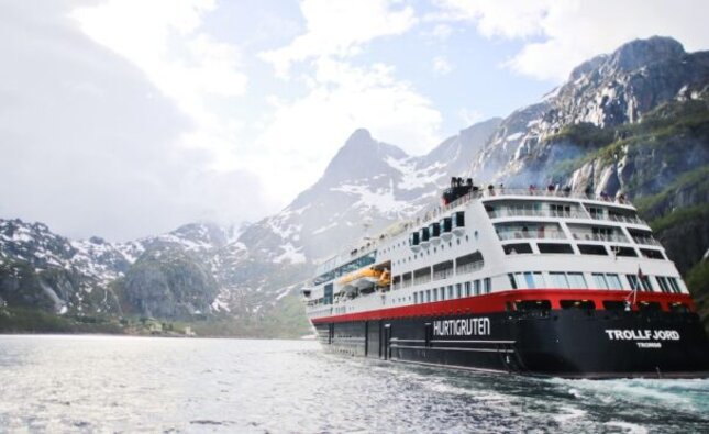 Hurtigruten acquired by consortium as split from HX moves closer