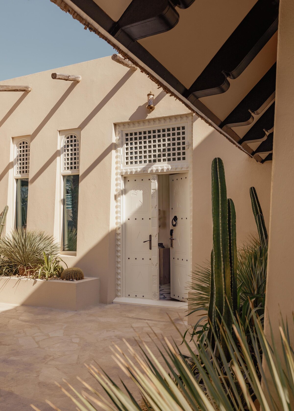 Jumeirah Beach Hotel, Al Bahar Villas, entrance