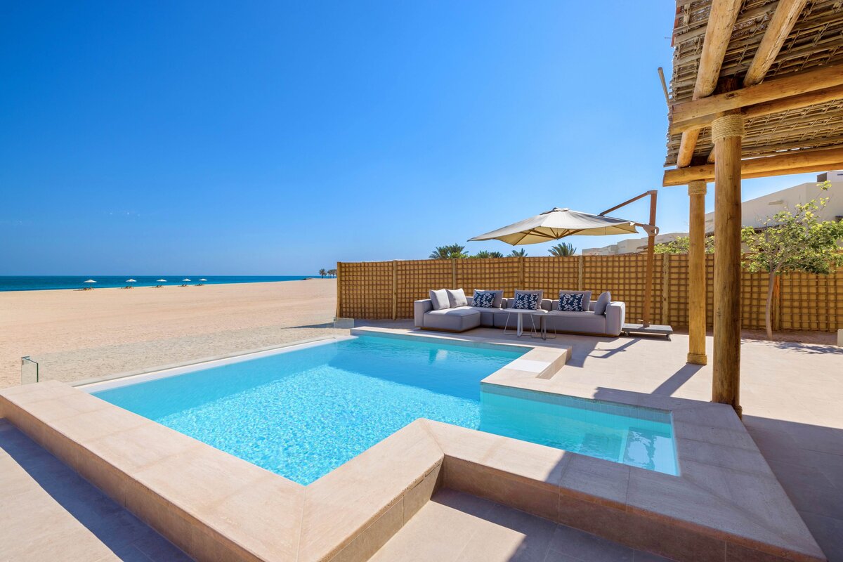 Anantara Al Yamm Villa Resort, villas overlooking beach