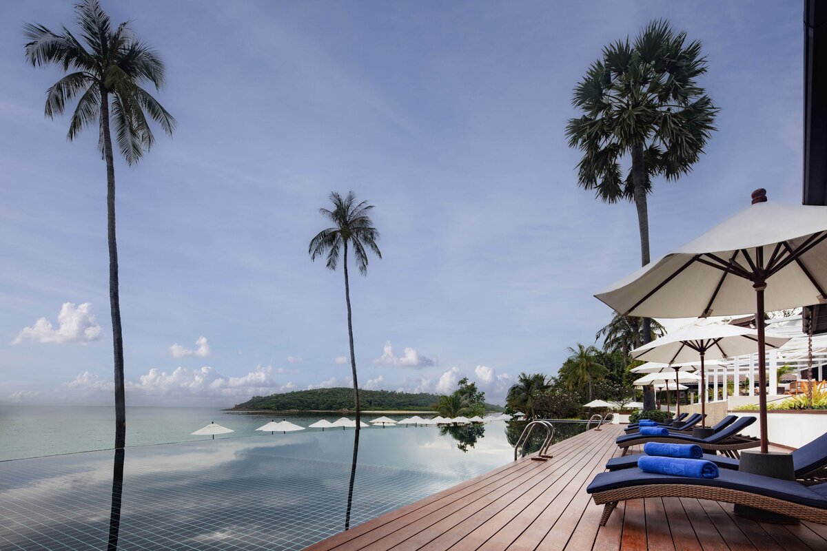 Anantara Lawana Koh Samui Resort, pool deck