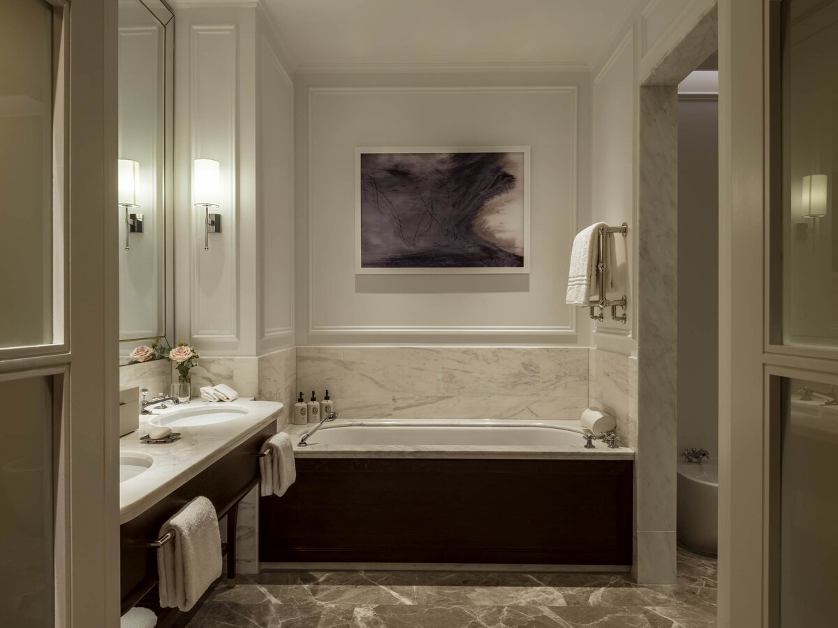 Corinthia Brussels, Superior Suite bathroom