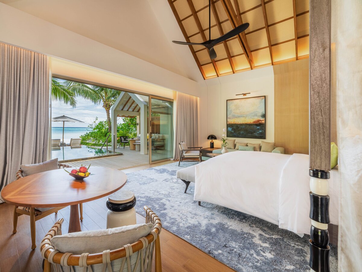 JW Marriott Kaafu Atoll Island Resort, Beach Villa bedroom