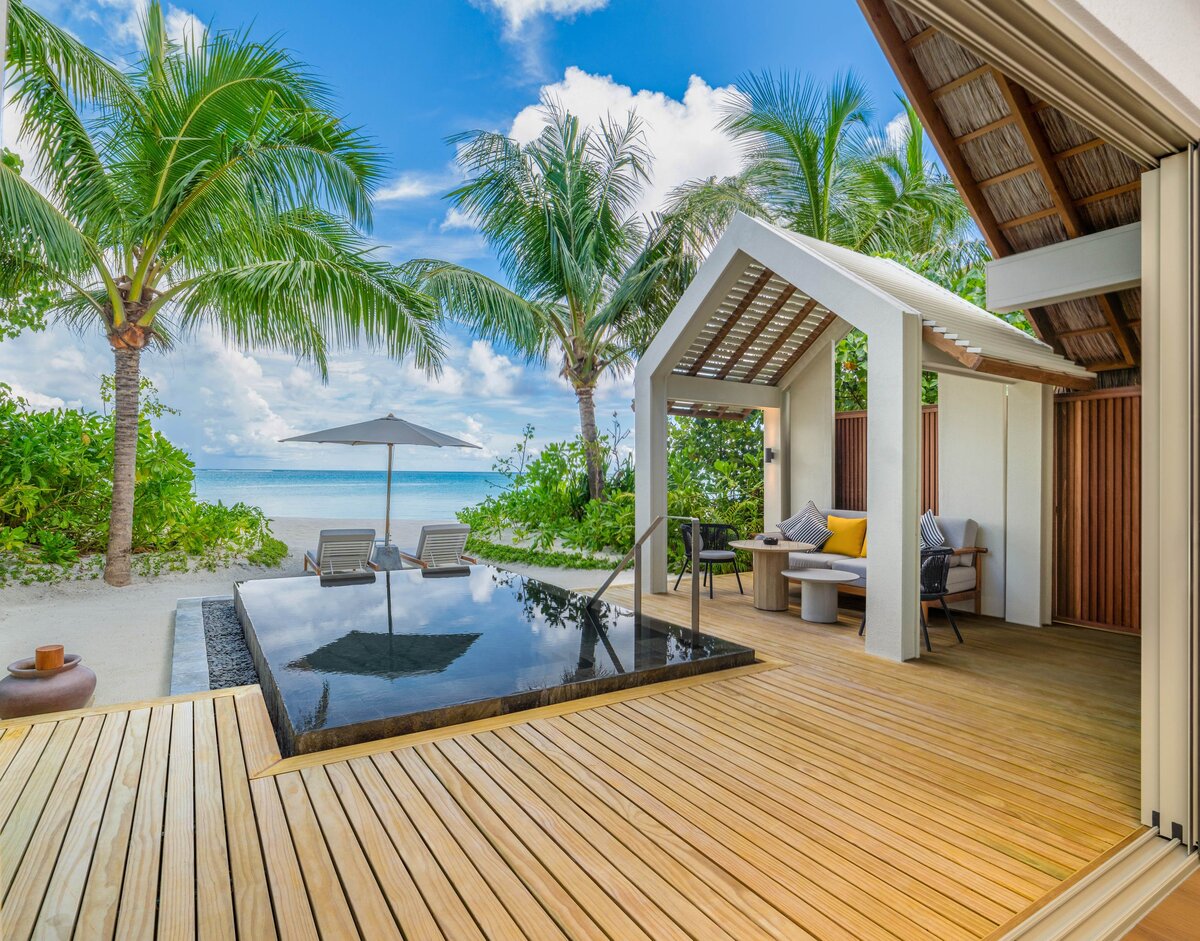 JW Marriott Kaafu Atoll Island Resort, Beach Pool Villa terrace