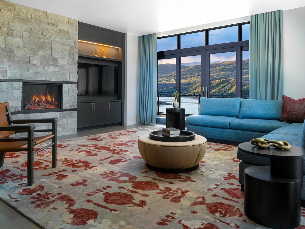 Grand Hyatt Deer Valley, Utah, living area reservoir view 