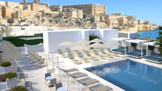 Courtyard by Marriott Sliema, Malta, Rooftop pool