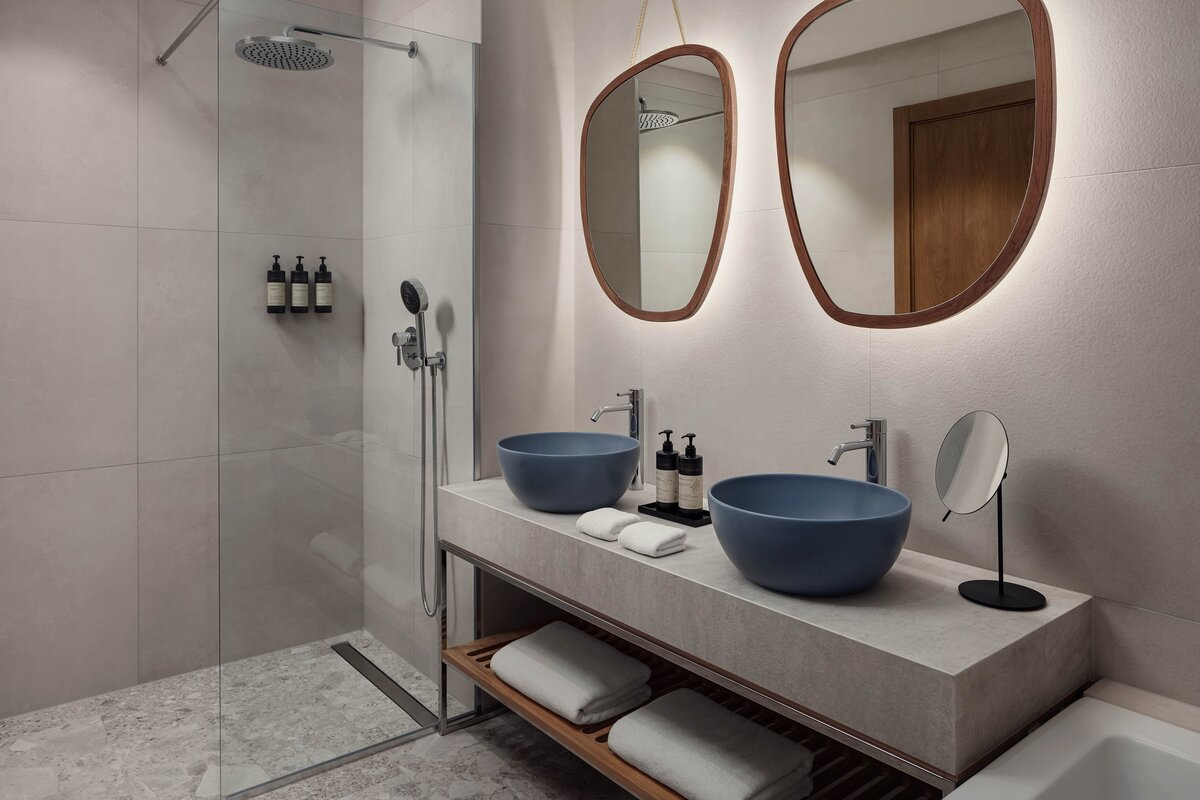 Isolano Suite bathroom