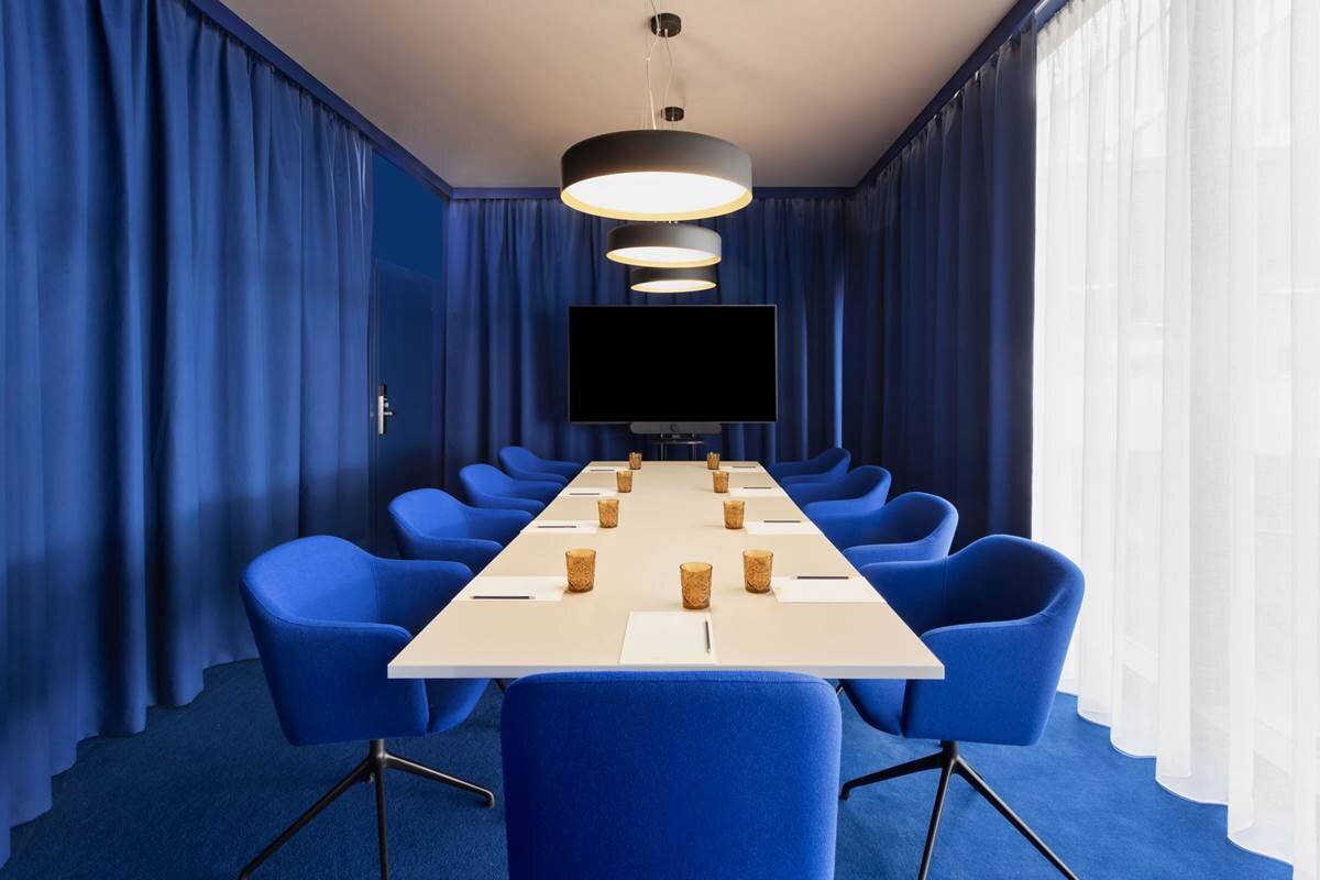 The Passenger, a Tribute Portfolio Hotel, blue meeting room