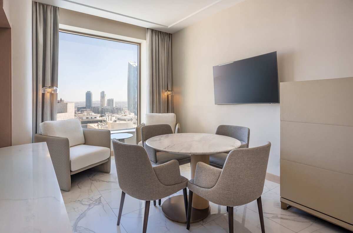 Signia by Hilton Amman, Jordan, Panoramic Suite dining room