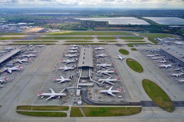 UAE-based Emirates cancels Heathrow flights as London airport closed