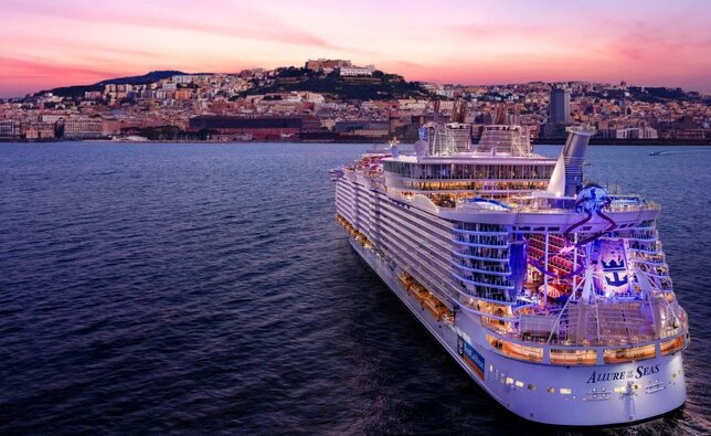 Royal Caribbean Group reports "record bookings" during wave period