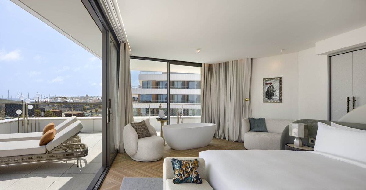 SLS Barcelona, Spain, room with bathtub