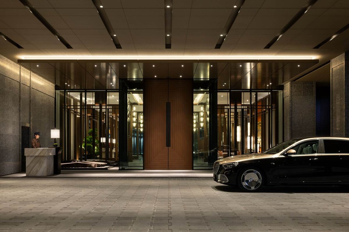 Waldorf Astoria Osaka, entrance