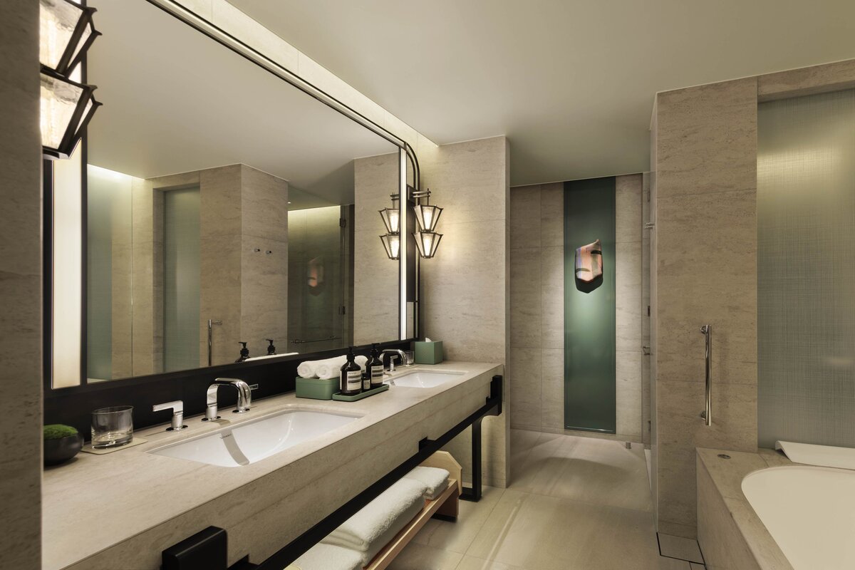Waldorf Astoria Osaka, Room bathroom