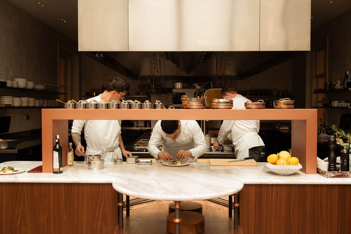 Rosewood Amsterdam, Eeuwen restaurant