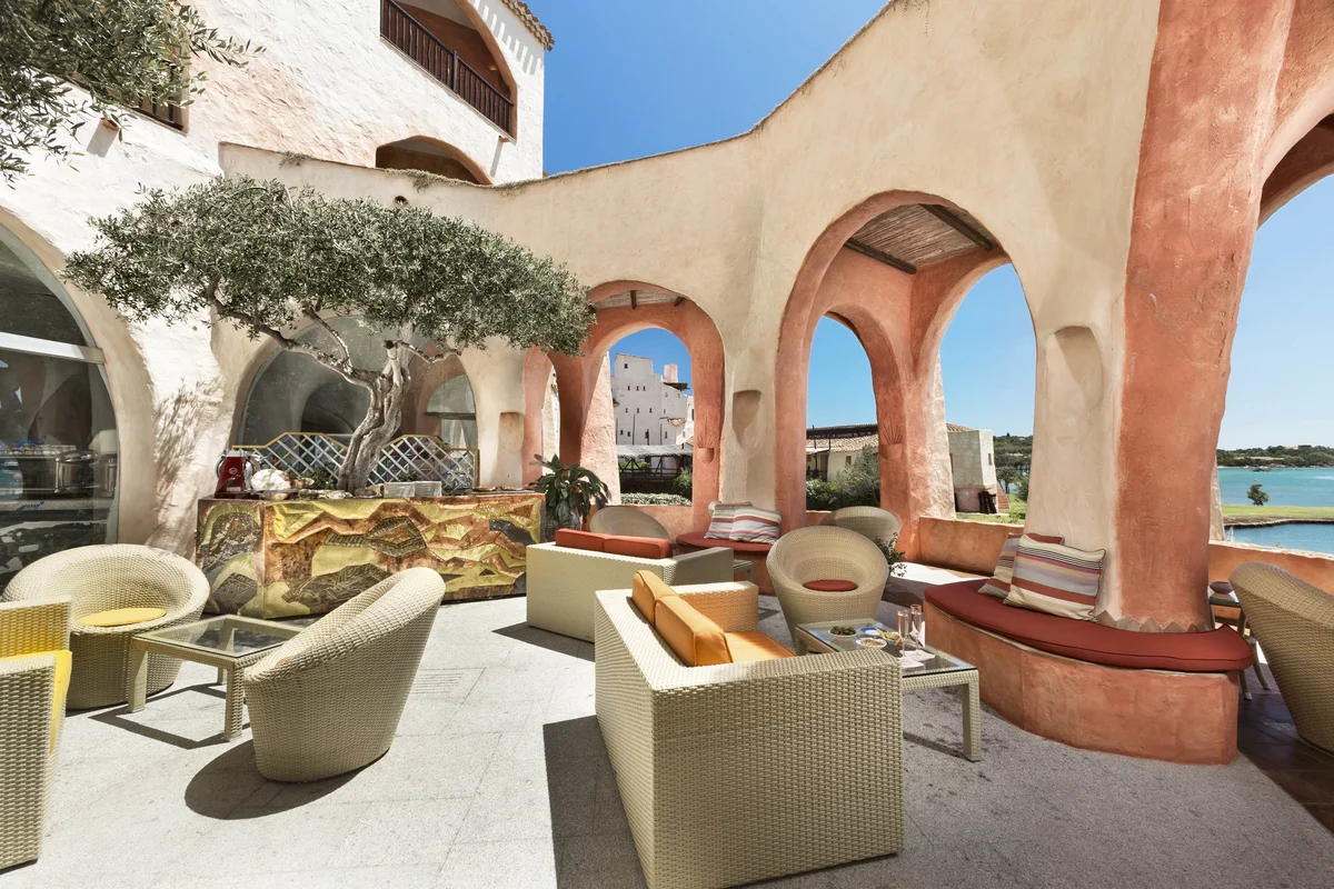 Hotel Cala Di Volpe, Sardinia, Italy, Atrium bar