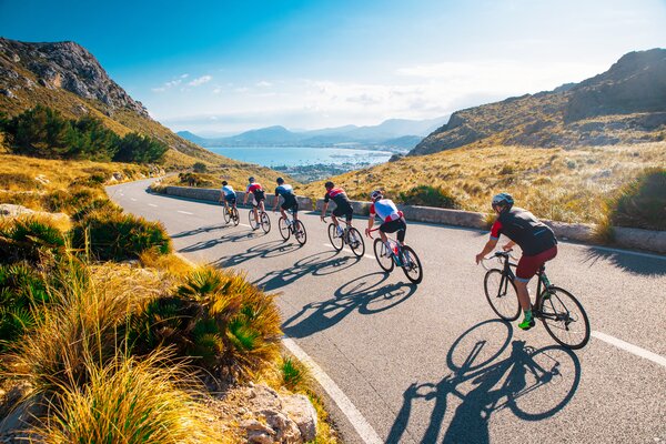 Hyatt survey reveals holiday booking habits