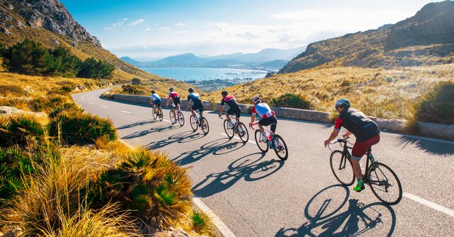 Hyatt survey reveals holiday booking habits