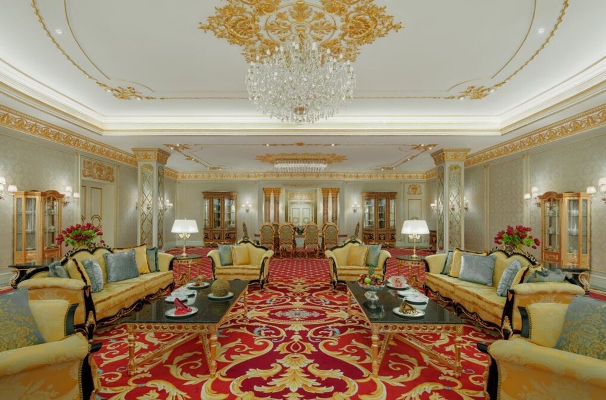 Royal Suite Livingroom
