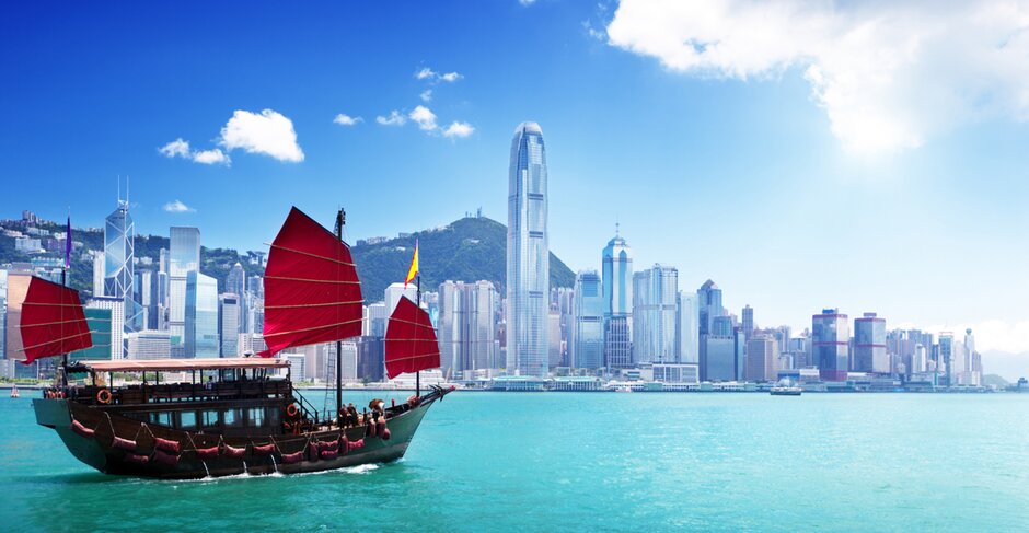 هونغ كونغ تخفف قيود السفر الدولية