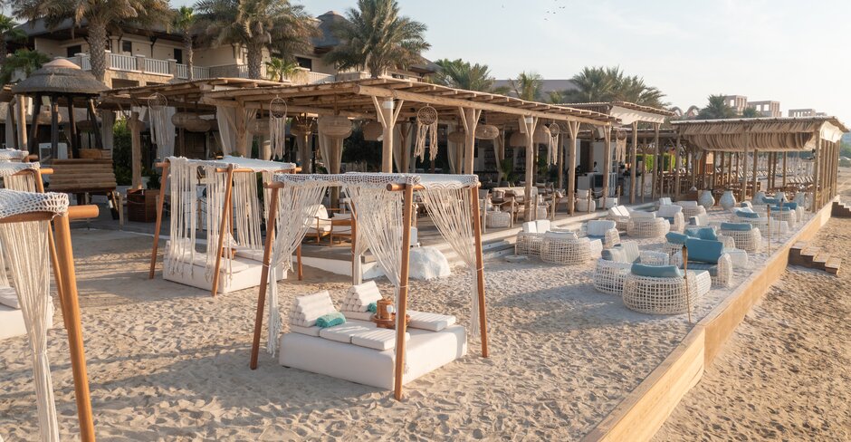 فندق سوفيتيل دبي النخلة يكشف النقاب عن مفهوم جديد لنادي الشاطئ