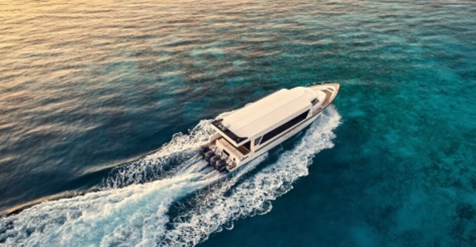 كشفت جميرا عن قارب نقل فاخر جديد للضيوف في جزر المالديف