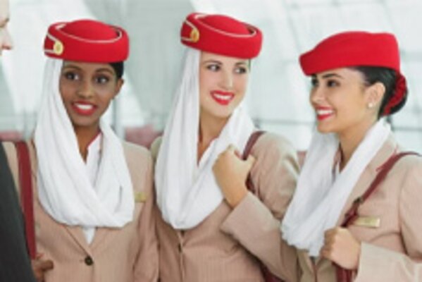 طيران الإمارات تدعو المقيمين في دولة الإمارات العربية المتحدة للانضمام إلى مجتمع طاقم الضيافة الجوية